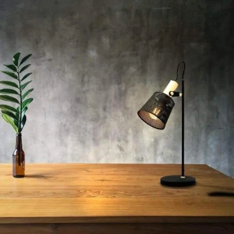 Arizona industrial Table Lamp in Sand Black and Brushed Brass