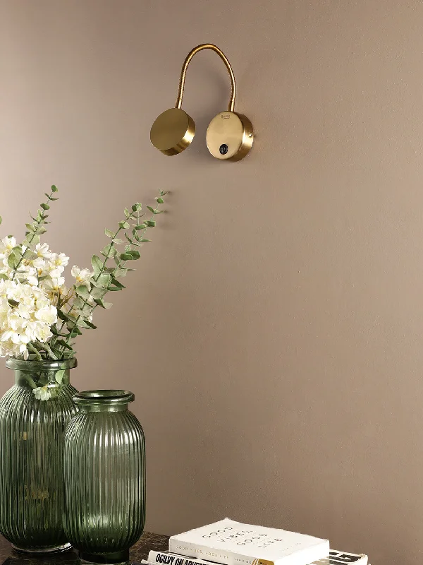 Arnel E Wall Light