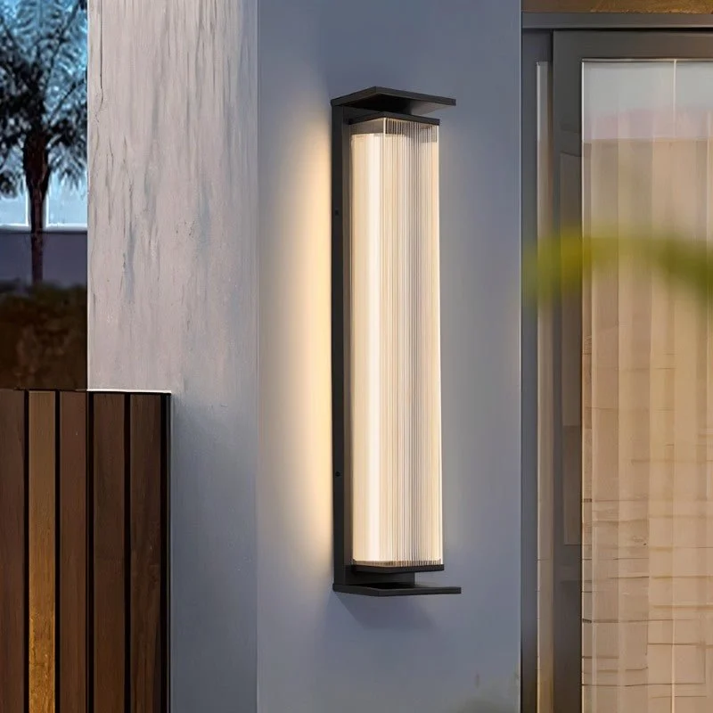 Baraq Outdoor Wall Lamp