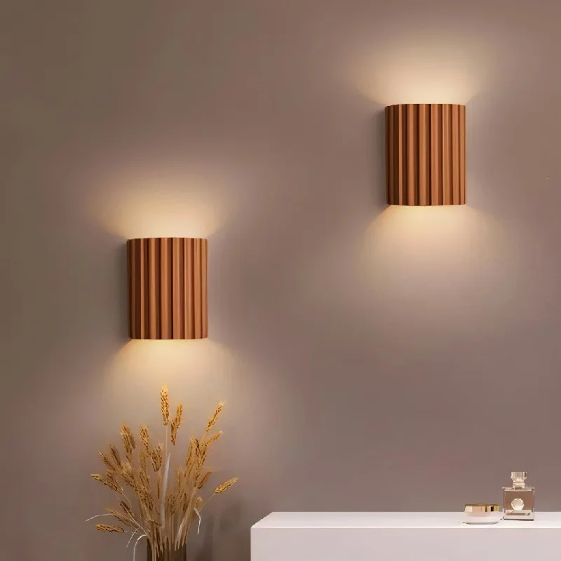 Ujal Wall Lamp